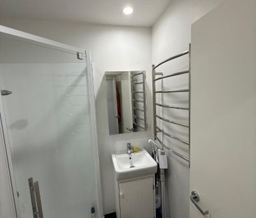 Modern & Stylish Living in the Heart of Hobsonville Point - Photo 1