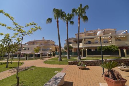 Planta baja de alquiler en Calle Aligustres de Baviera, 14, Caleta de Vélez - Photo 3