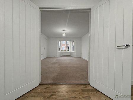 4 bedroom detached house to rent - Photo 2