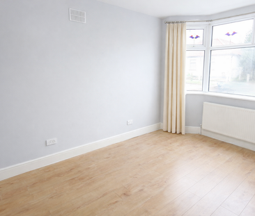 3 bedroom detached bungalow to rent - Photo 5