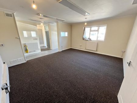 1 bedroom ground floor flat to rent - Photo 3