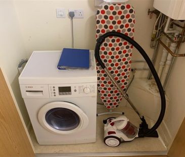 Banister Park, So15 - Photo 3