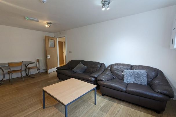 3 bedroom apartment to rent - Photo 1