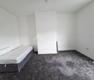 Price £650 pcm - Available Now - Unfurnished - Photo 1
