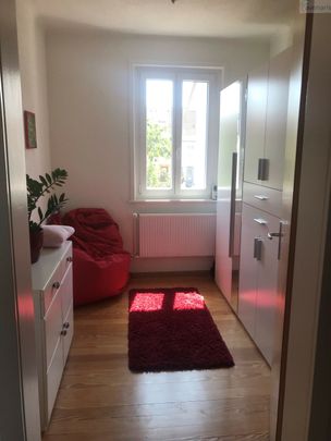 Charming terraced single-family house in a central location - Photo 1