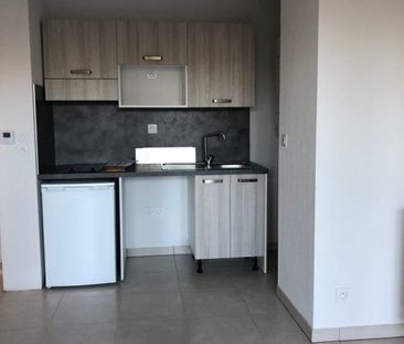 T2 AVEC JARDIN + 2 PARKINGS - Photo 3