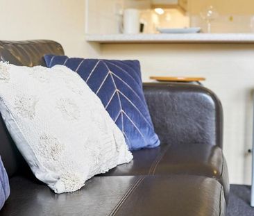 1 bedroom in a flat share to rent - Photo 4