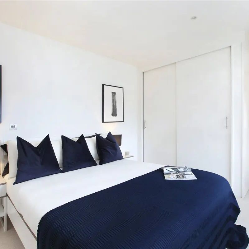 1 bedroom flat in Clapham Common South Side - Photo 1