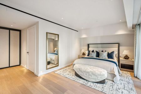 Four bedroom apartment to rent in Knightsbridge SW3. - Photo 5