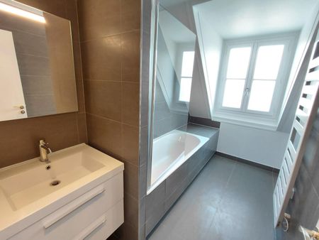 location Appartement T5 DE 129.3m² À PARIS - Photo 3