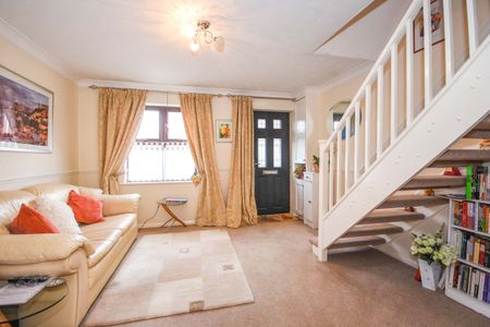 2 bedroom semi-detached to rent Inkerpole Place, Chelmsford, CM2 - Photo 3