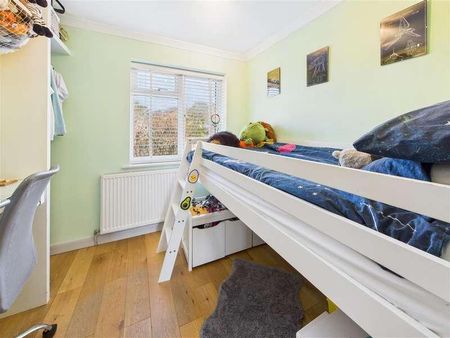 West Grove, Hersham, Walton-on-thames, KT12 - Photo 3