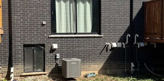 For Lease - 928 Robert Ferrie Drive, Kitchener, Ontario - Photo 3