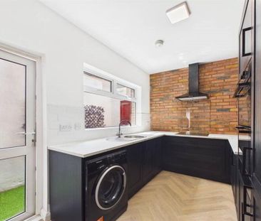 17 Hillview Avenue, Belfast, BT5 6JR - Photo 2