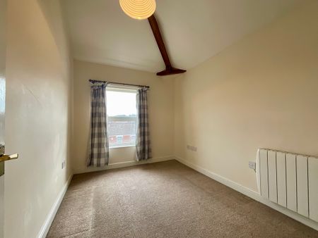 2 bedroom Apartment to let - Photo 3