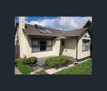 Comfortable and Close to CBD. - Photo 4