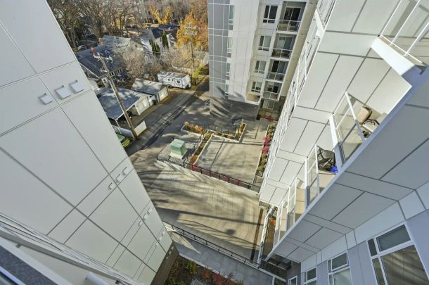 West Garneau — 2 Bed 2 Bath - D4 - Photo 1