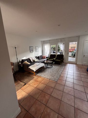 East Melbourne - Photo 2
