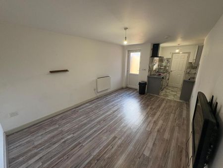 1 bedroom flat to rent - Photo 5