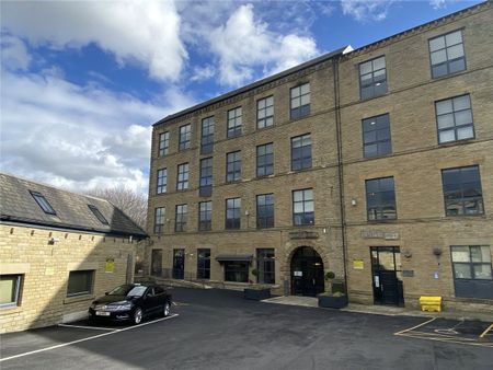 Upper Blakeridge Lane, Batley, WF17 - Photo 5