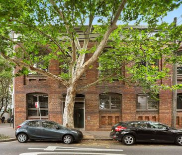 Fully Furnsihed Loft Style Apartment in Popular Surry Hills - Photo 4