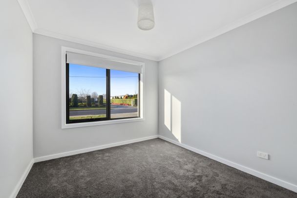 Spacious Design & Low-Maintenance Living in Longford - Photo 1