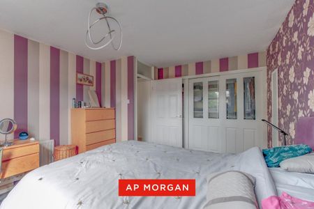 4 bedroom terraced house to rent - Photo 4