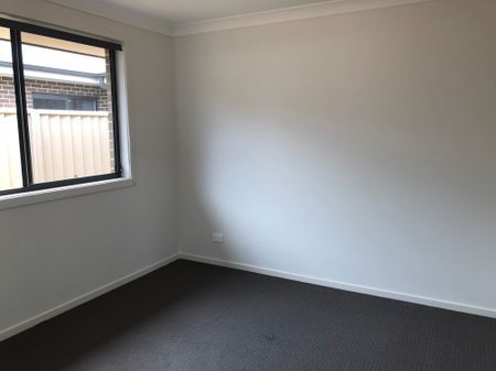 Beautifully Presented Home - Photo 2