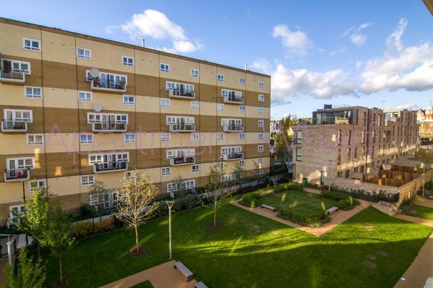 1 bedroom in a flat share to rent - Photo 1