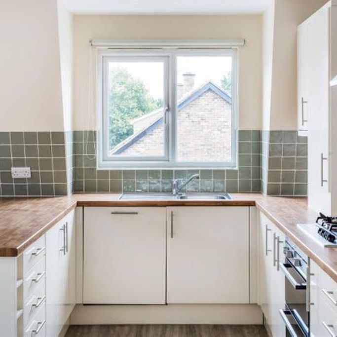 222 Portsmouth Road, Cobham, Surrey, KT11 - Photo 1