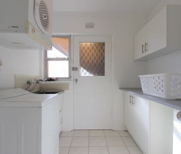 8-bedroom shared house / townhouse, Milne st - Photo 4