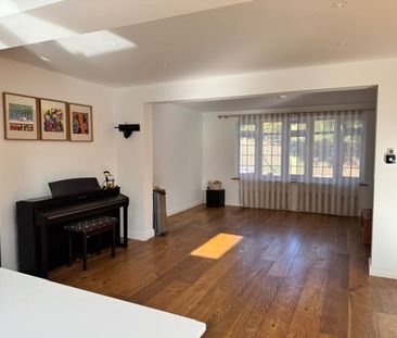 3 Bed End Terrace, Spindrift Avenue, E14 - Photo 1