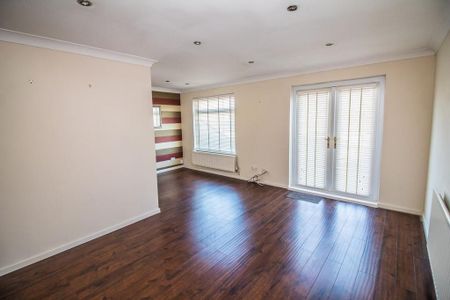 2 bedroom flat to rent - Photo 3
