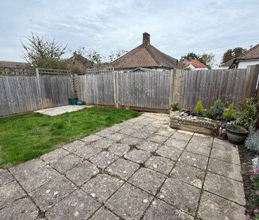 2 bedroom semi-detached bungalow to rent - Photo 3