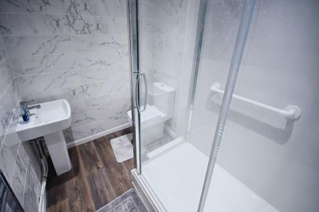 2 bedroom terraced house to rent - Photo 2