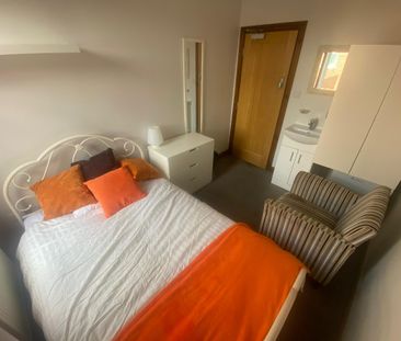 4 bed house share to rent in Eglesfield Road, South Shields, NE33 - Photo 1