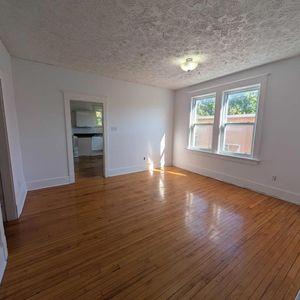 Immeuble - 317-327 Mont-Plaisant, Sherbrooke Beau Et Grand 5 1/2 - Photo 2