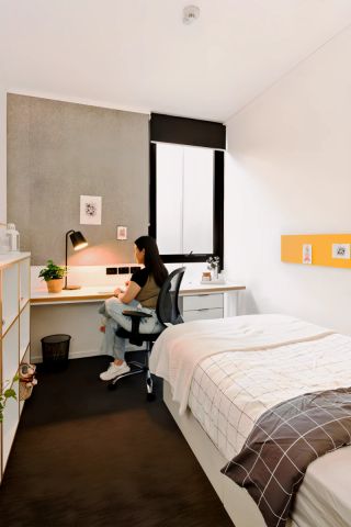 U18 6 Bedroom Female - Photo 3