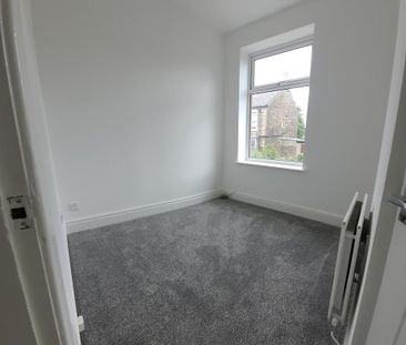 4 bedroom terraced house to rent - Photo 2