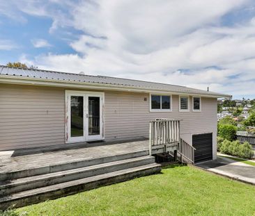 SITTING PRETTY - HILLCREST - Photo 3