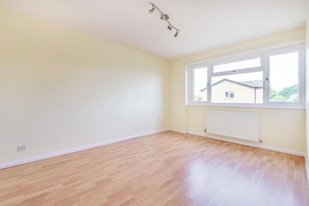 3 bedroom end of terrace house to rent - Photo 1