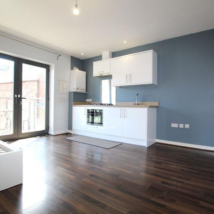 Studio to rent - Photo 1