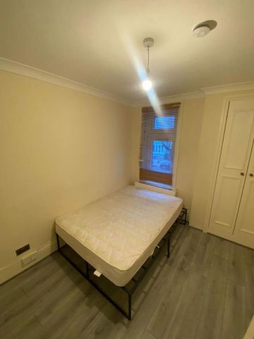 3 bedroom apartment to rent - Photo 2