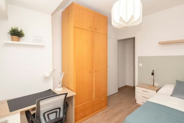 Carrer Olimpia Arozena Torres, Valencia, Valencian Community 46018 - Photo 1