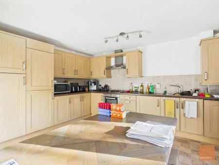 3 bedroom semi-detached house to rent - Photo 5