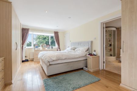 The Spinneys, Bickley, Kent, BR1 - Photo 4