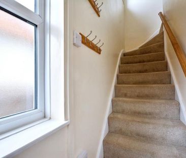 2 bedroom terraced house to rent - Photo 4