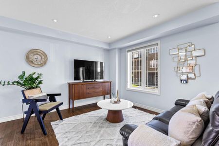 For Lease - 235 Bellagio Avenue, Hamilton, Ontario - Photo 2