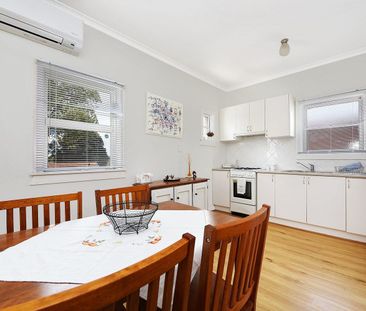 Spacious One-Bedroom Apartment in the Heart of Haberfield - Photo 3