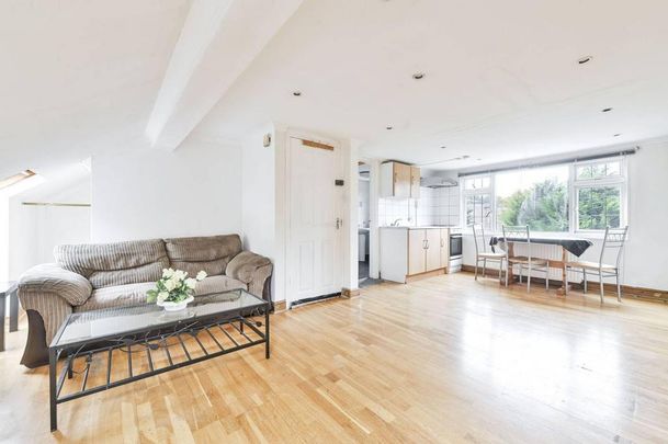 Studio to rent - Photo 1